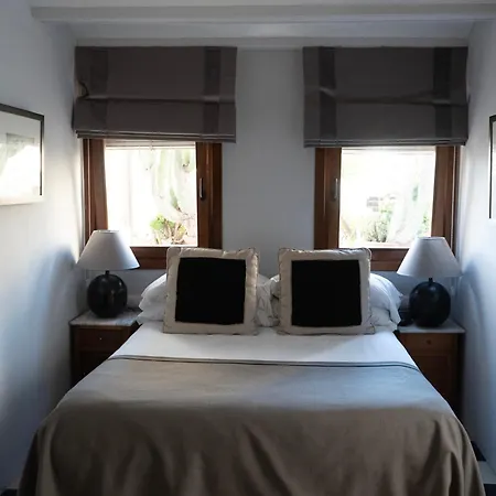 Hotel La Casa Del Califa 2*